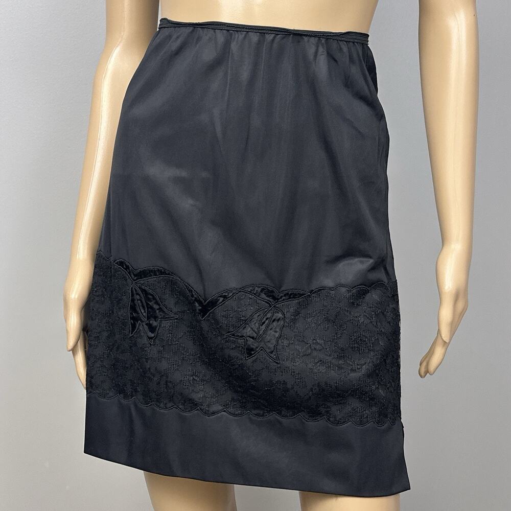 Vintage Sharon Lingerie Very Short Half Slip Nylon Medium RN 21310 Lace Applique